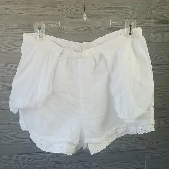 H&M // conscious collection white eyelet shorts - Picture 15 of 16